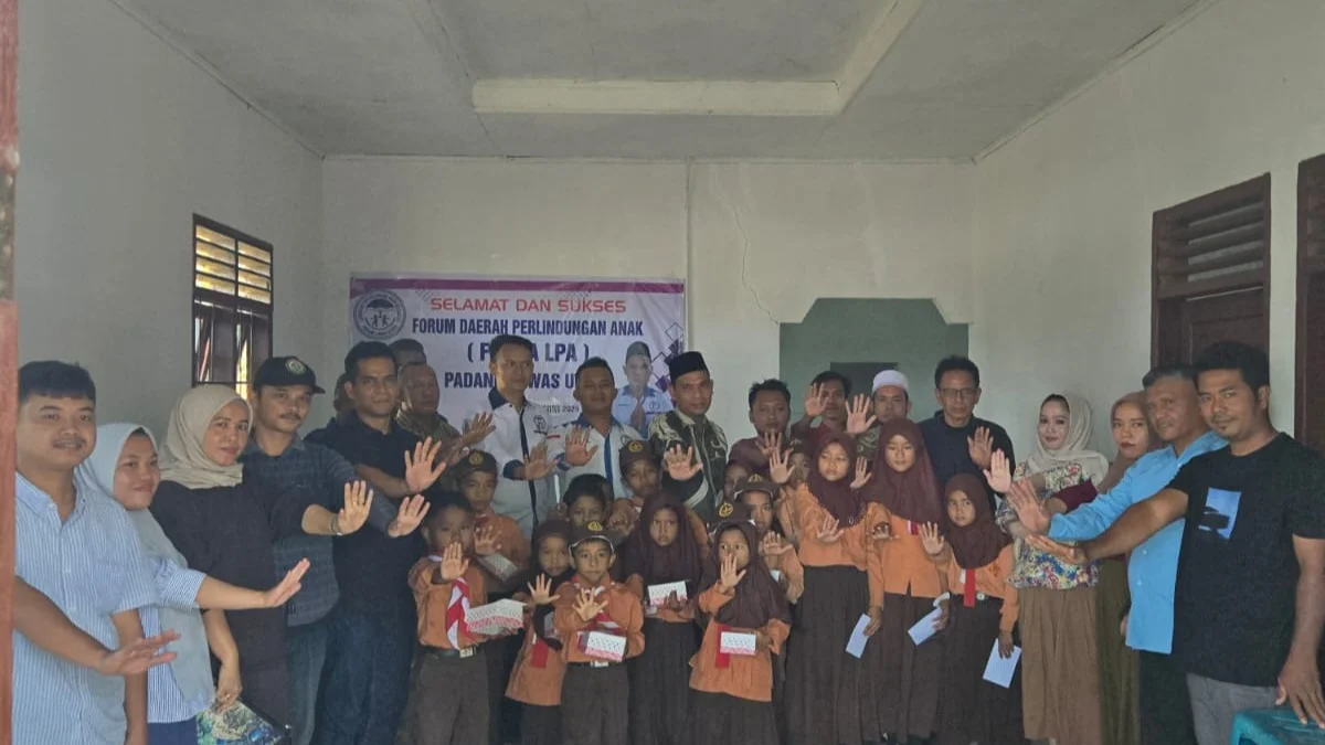 Muniruddin Ritonga Serahkan SK Kepengurusan LPA Paluta, Ini Susunan Pengurusnya ! 